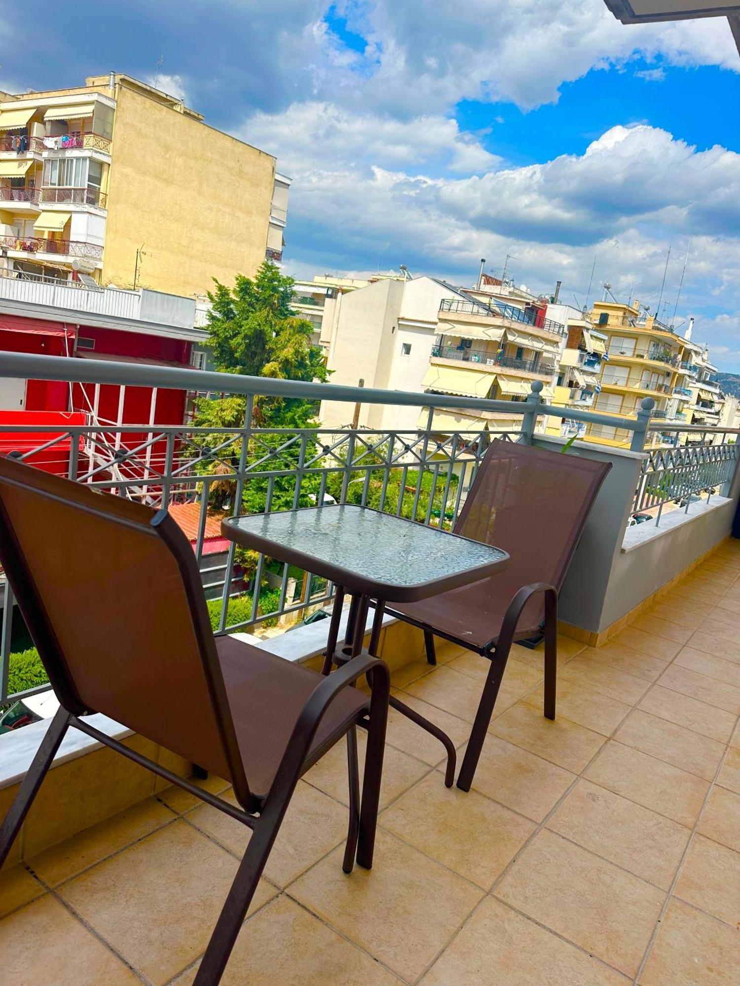 Κατάλυμα Στο Δεύτερο Όροφο Салоники Экстерьер фото